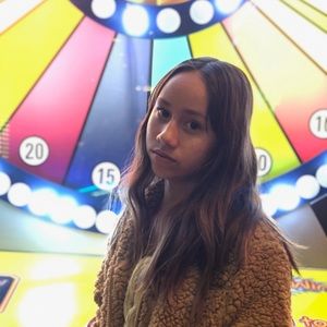 Meet your Posher, Cassandra